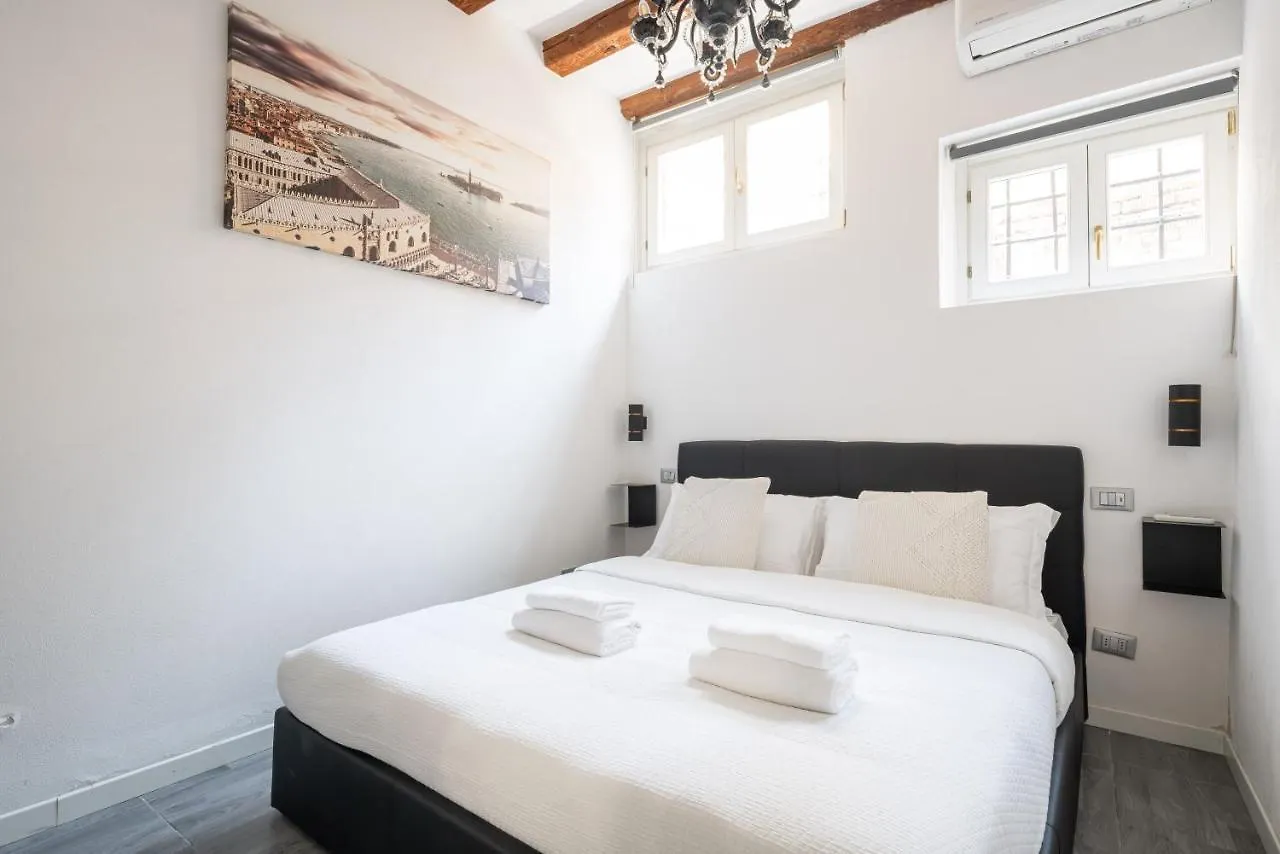 Rialto Boutique Apartment Venice 0*,